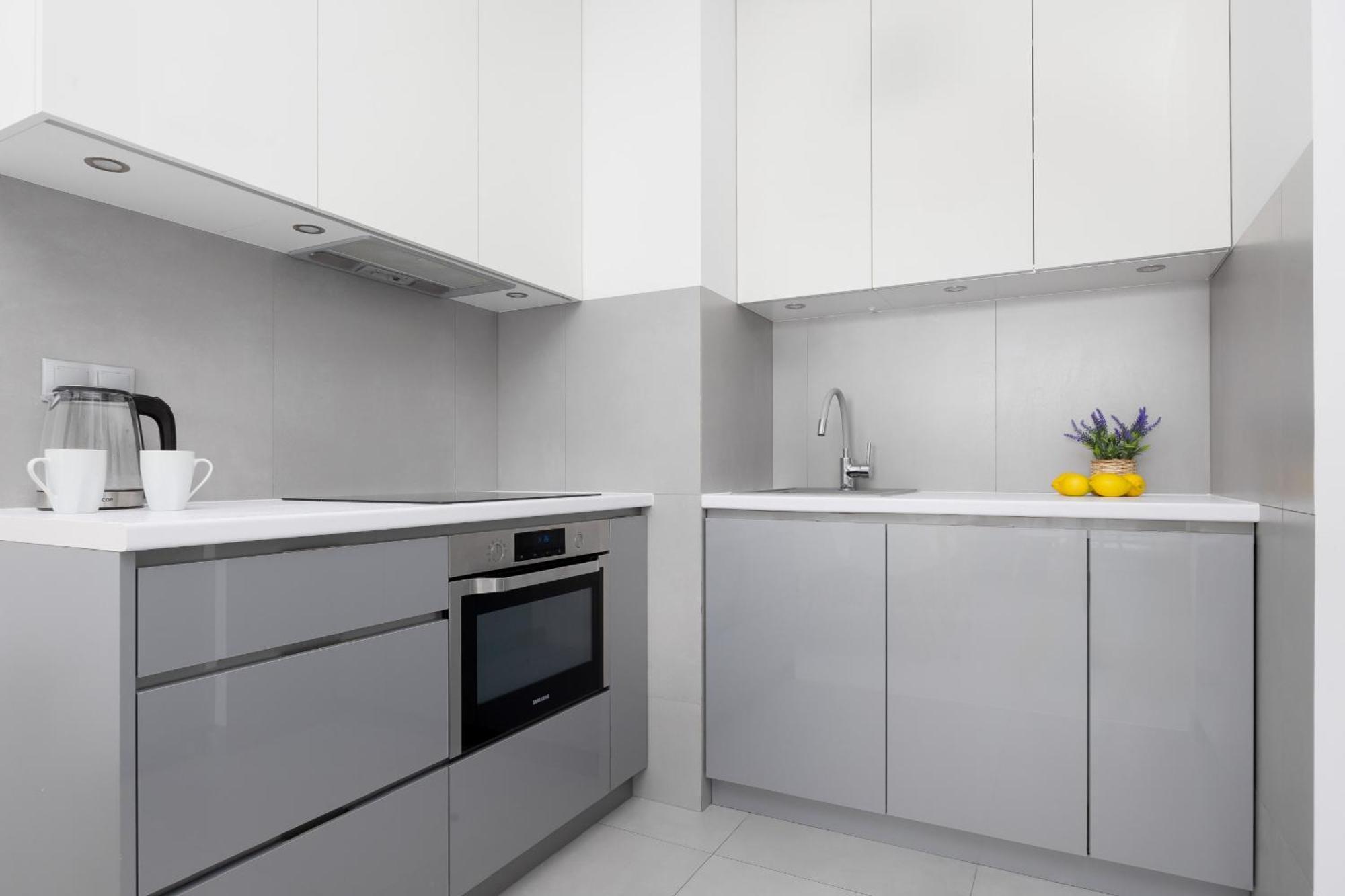Apartment Burakowska 16 Z Balkonem I Parkingiem Warszawska Wola By Renters *