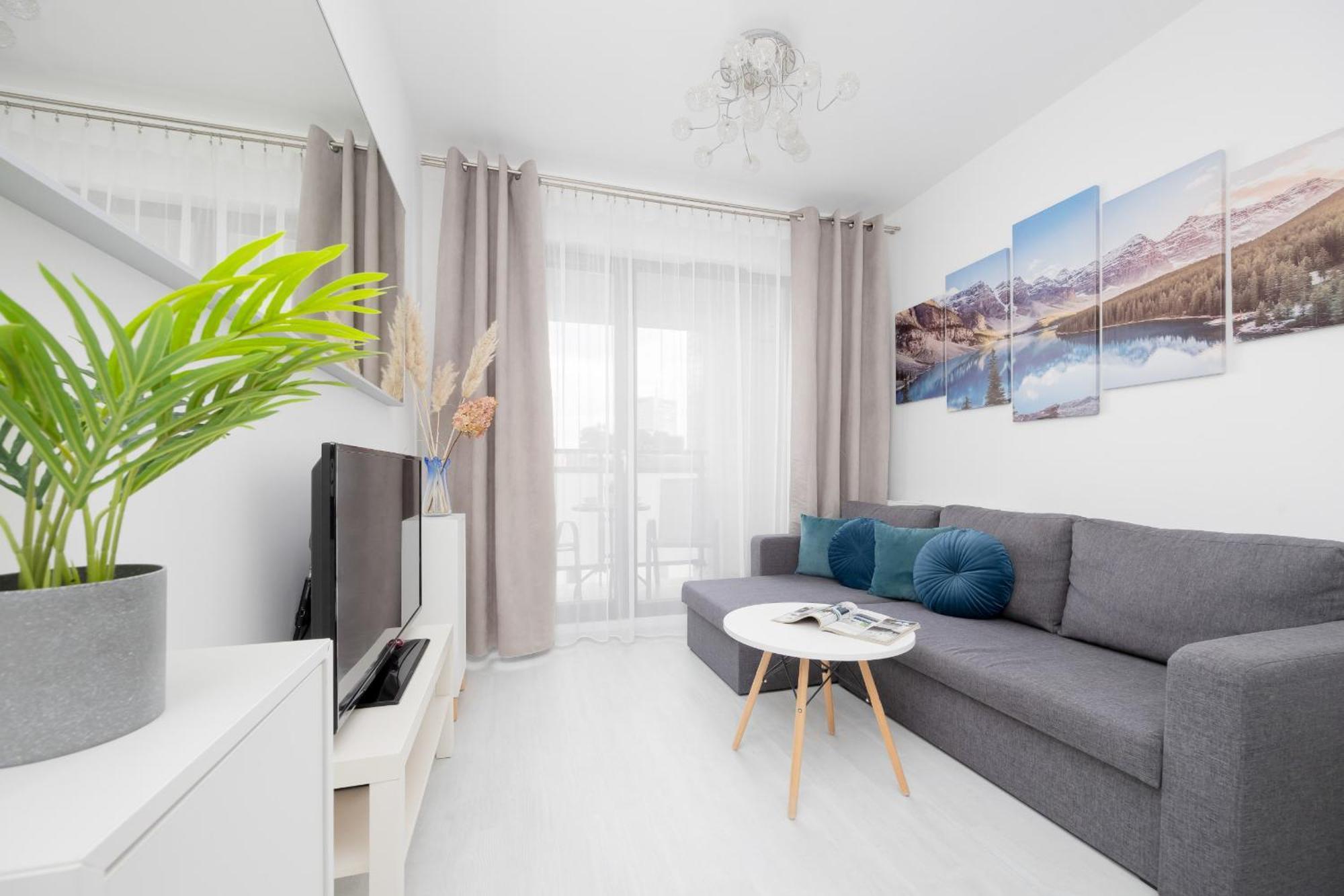 Apartment Burakowska 16 Z Balkonem I Parkingiem Warszawska Wola By Renters *